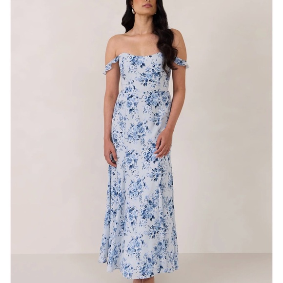 park and fifth co Dresses & Skirts - Strapless Floral Dress in Blue Floral
